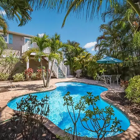Villa Pineapple Palms